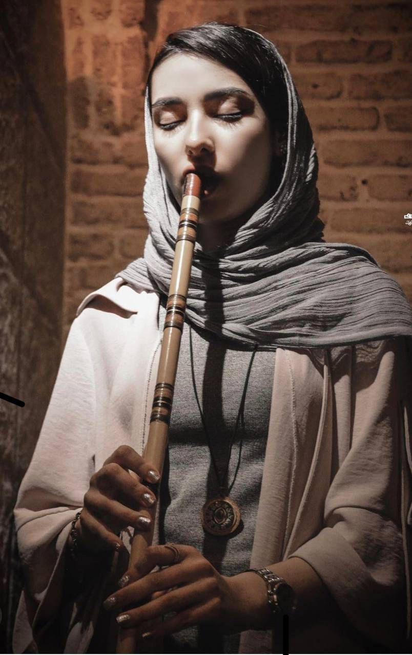 نغمه زمردی